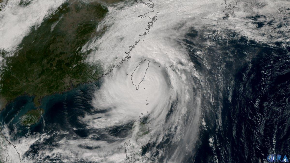 Typhoon Champi kills one and injures more than 500 in Taiwan