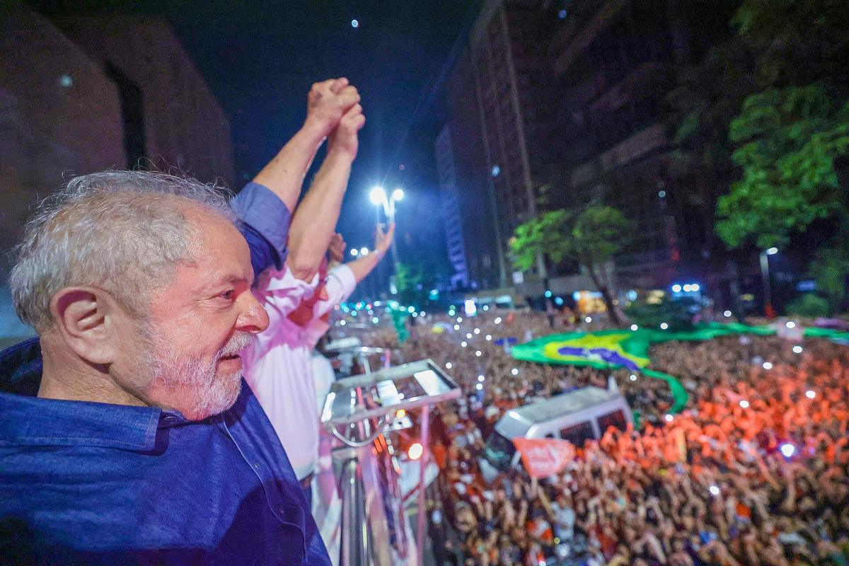 Brazil runoff: Lula wins a fourth term, beating Flávio Bolsonaro with 51.76%